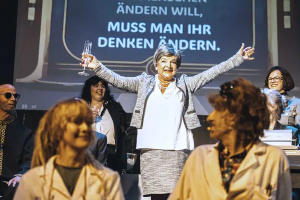 Ausbruch des Weltfriedens, Premiere 18.07.2026